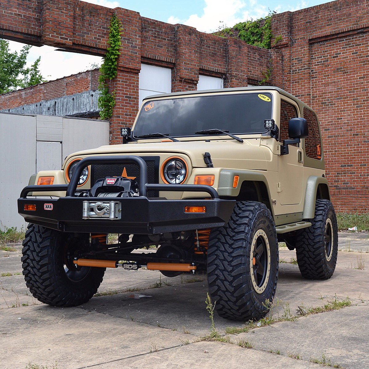 CTUUSA's tweet photo. Head over to our Facebook page to see our jeep featured in @cmorganmusic's new video for 4x4 Life! https://t.co/qpBa5ymWhQ https://t.co/Y7fplDzixC