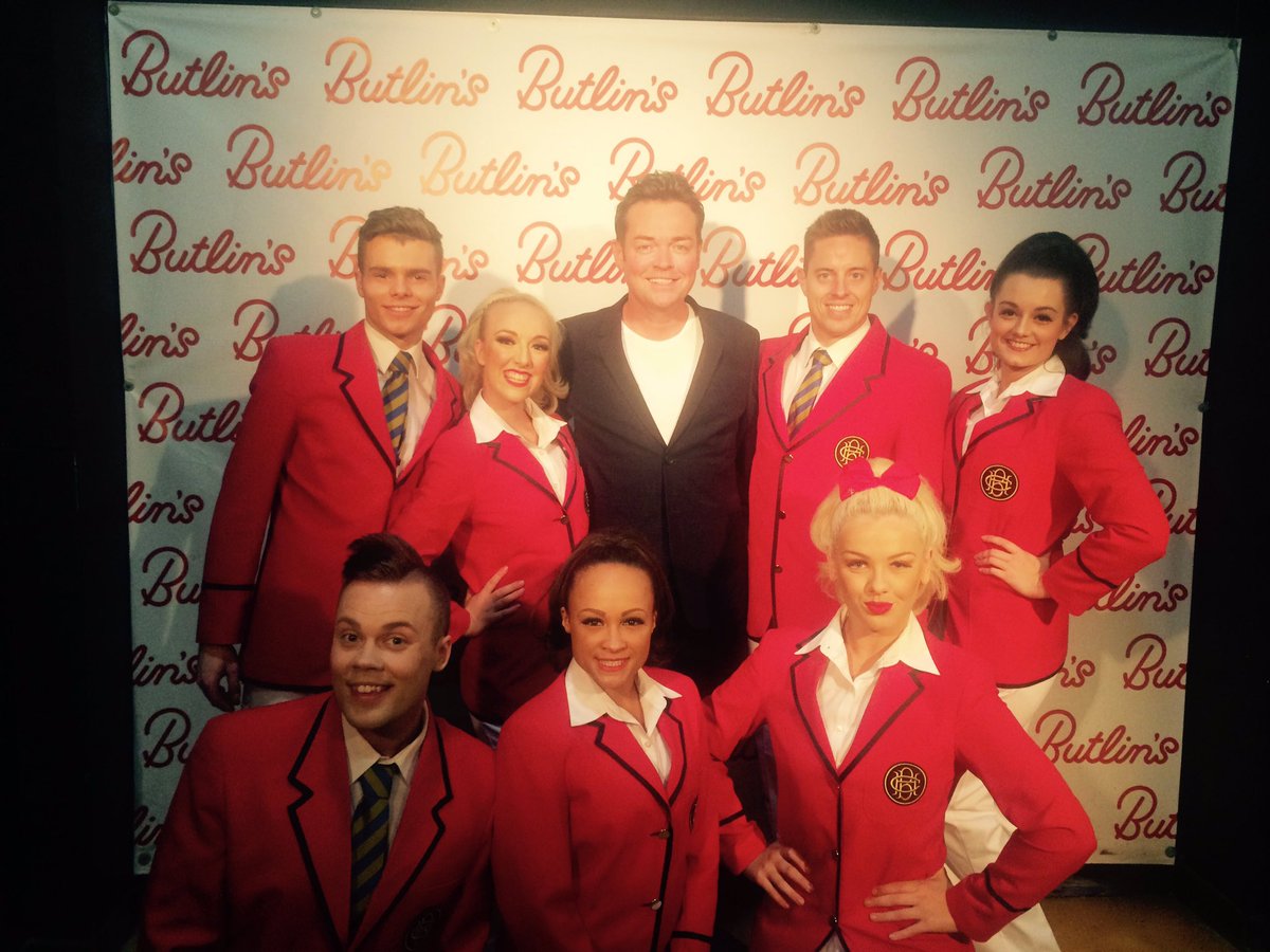 pollypettitt's tweet photo. Another fab performance tonight from all the cast and to share the stage with @StephenMulhern in his new show #unbelievable #butlinsbognor https://t.co/C5j1oaIFs6