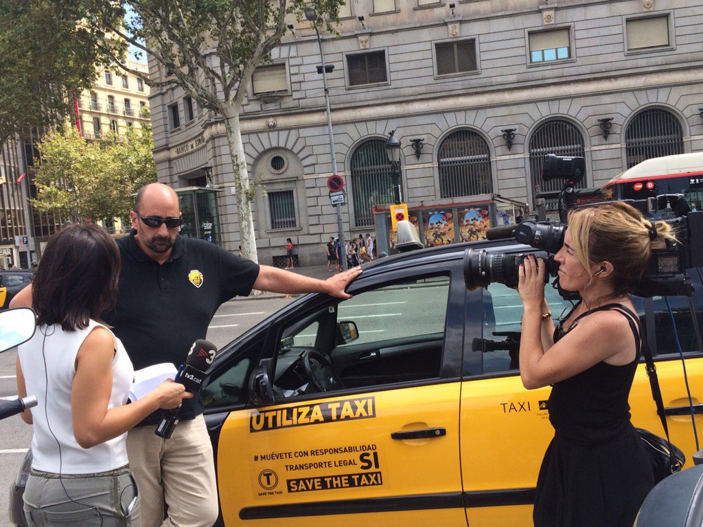 SaveTheTaxi's tweet image. Gracias a @Elite_TaxiBcn por su labor estos días tan negros #BarcelonaContigo #NoTincPor