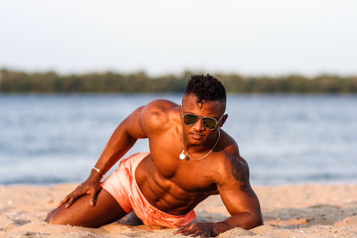 zeaugushto's tweet photo. Modelos masculinos 
💪🏾 #topmodes  #superbody #body #belezamascullina #belezamundial #dnepropetrovsk #ukraine #angola  #aesthetics #cabinda https://t.co/r59PNJq4MU