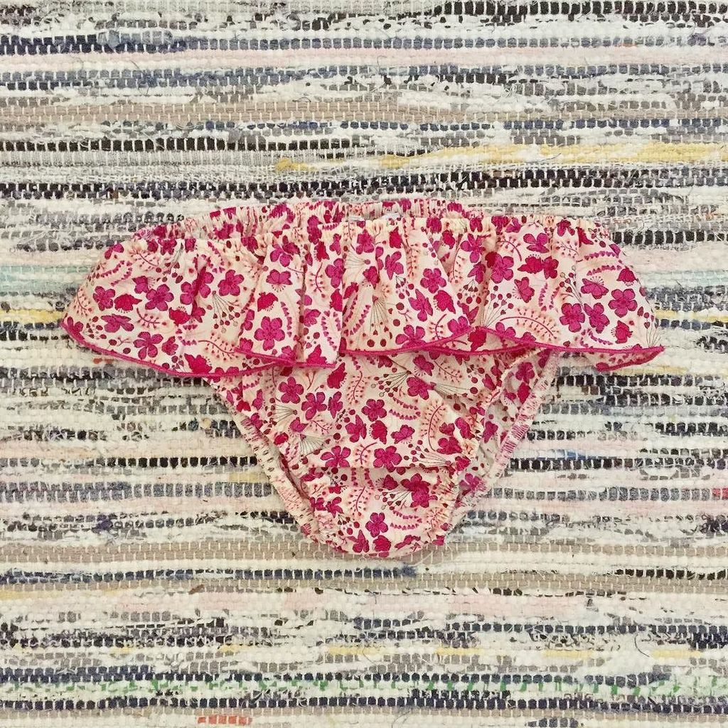 littlespree's tweet photo. Floral frills... π
#bikinibottoms #littlespree #tabithas #notmine https://t.co/8Q4PMGFF1k https://t.co/JwfO2a4G1q