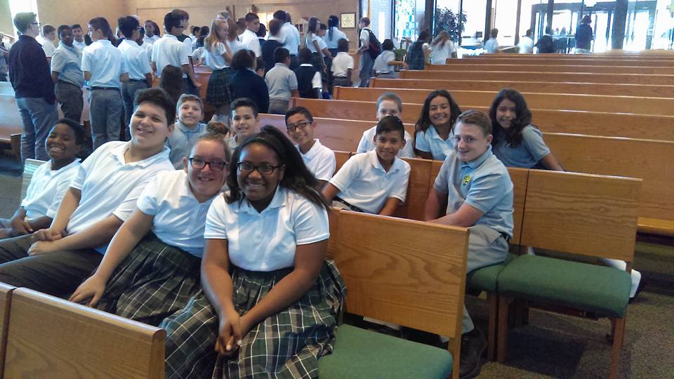saintannlansing's tweet photo. Happy to be back together for weekly school Mass! #7thgradesquad @ChiCathSchools @chicagocatholic https://t.co/FPlai5YKKJ
