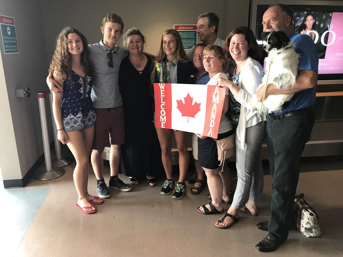 District7040YE's tweet photo. #arrivals #departures #rotaryyouthexchange #d7040 @Rotary @Rotary7040 🇨🇦✈️🌍#weallsmileinthesamelanguage https://t.co/bMlh78V42o