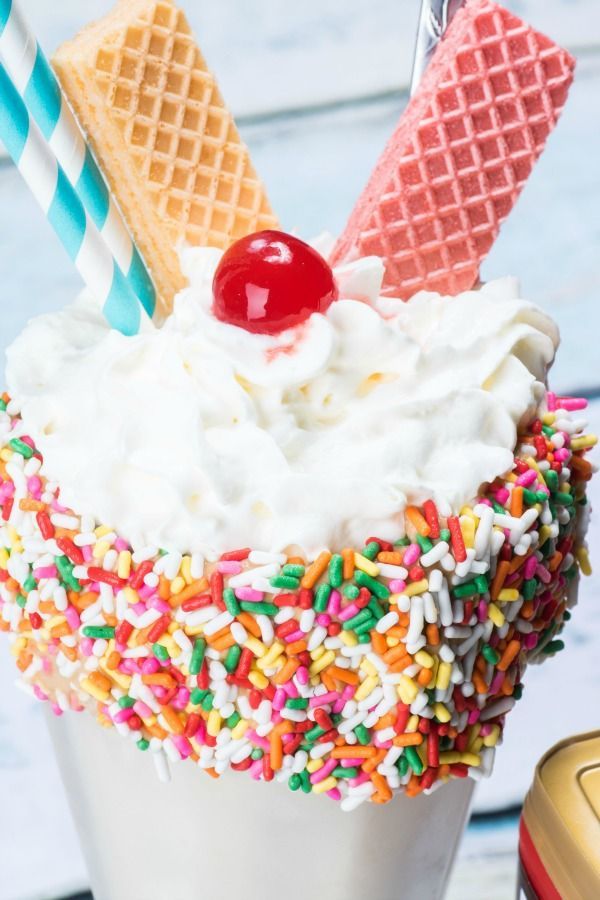 RecipesBuzz's tweet photo. #Yummy Vanilla Cappuccino Milkshake https://t.co/e6y38iLzJY https://t.co/OcCl4rH2pI