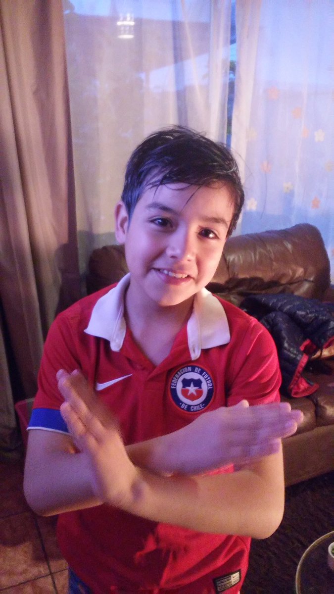 elia_vasquez_t's tweet photo. #DiablasEnNexo queremos la camiseta de las diablitas !! Aca mi Chileno de ❤ saludos desde #Talca #Diablitas @NexoESPNcl https://t.co/aheZISRufU