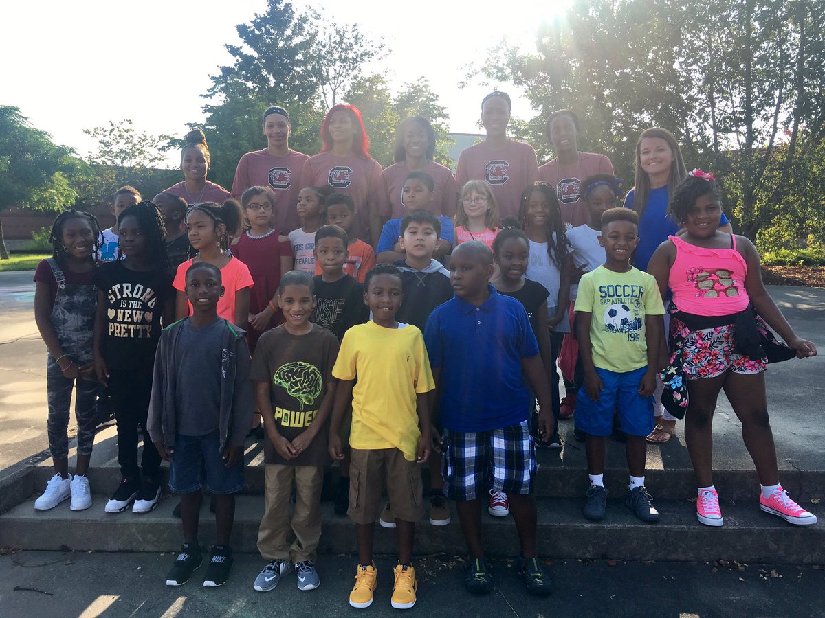MsVenick's tweet photo. Pep rally this morning led by the USC women's basketball team and cheerleaders! We're ready for a #premieryear at @PontiacElem @RichlandTwo https://t.co/c2QSBI3YZk