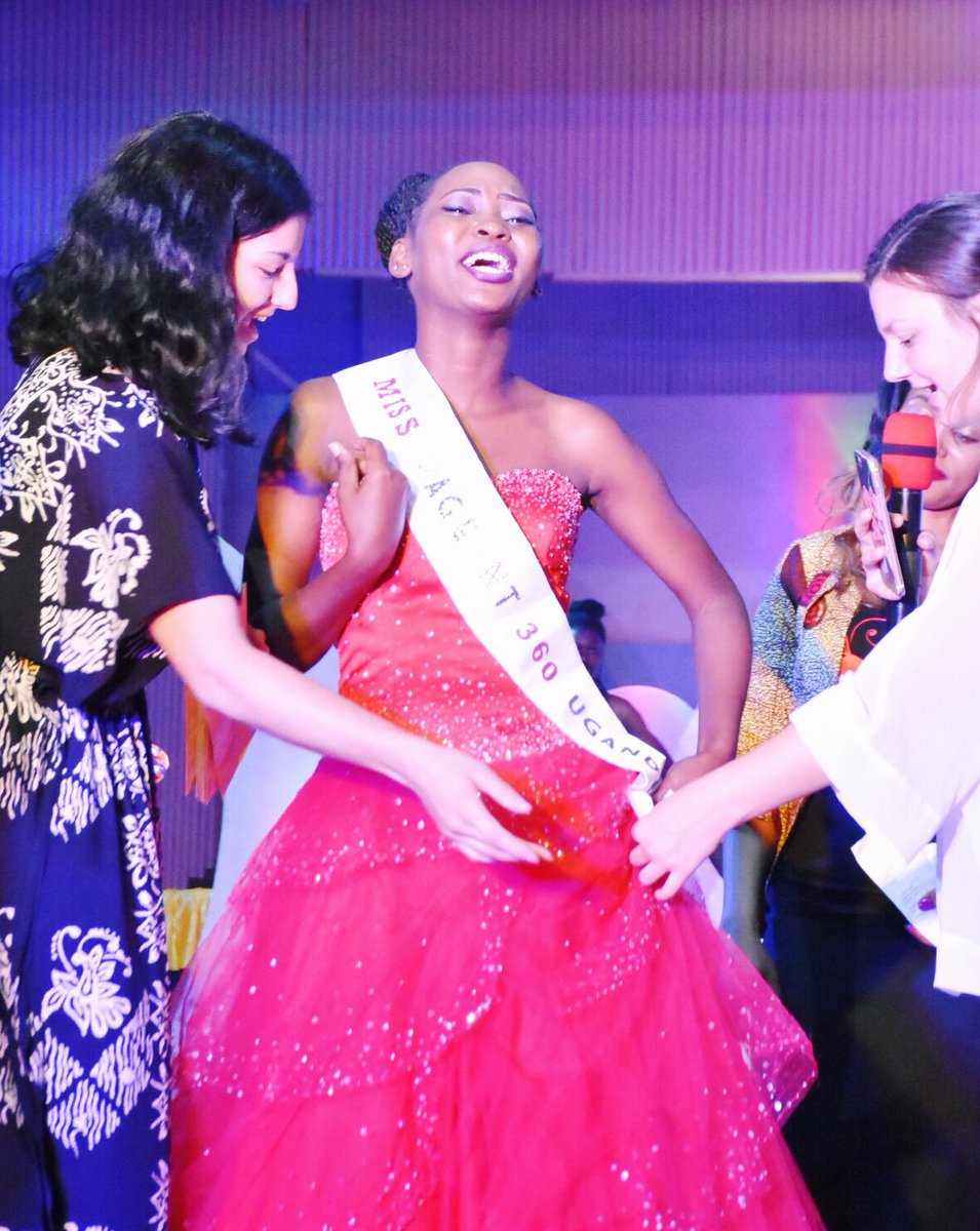 carlyyhartman's tweet photo. She's worth it

@pageant360 https://t.co/PX7mIiNr8e