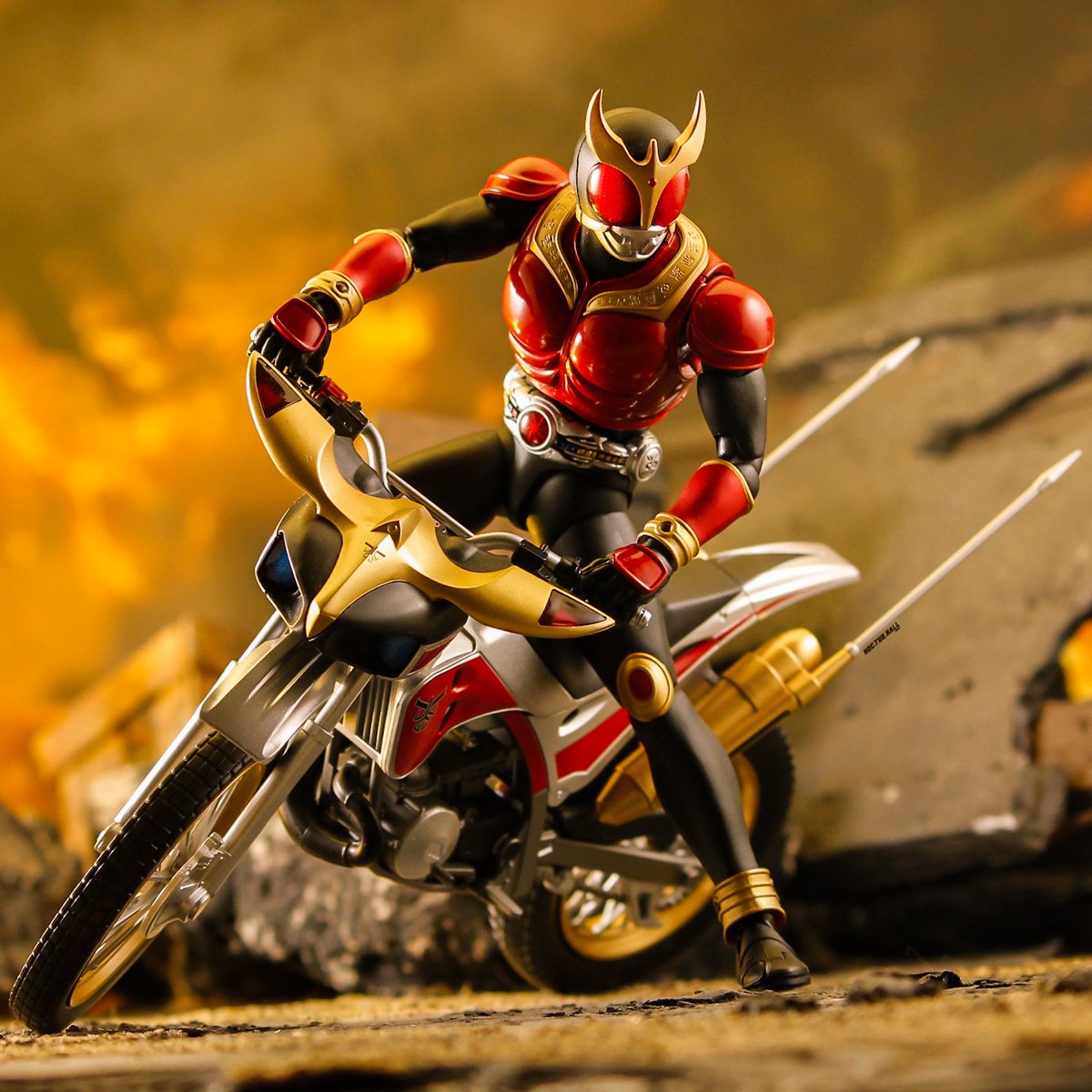 dwekeh's tweet photo. Kamen Rider Kuuga!
.
.
.
.
#kamenrider #bandai #Canon #toyphotography #SHFiguarts #shf #tokusatsu #btstp #kuuga https://t.co/ds5jxH7X2h