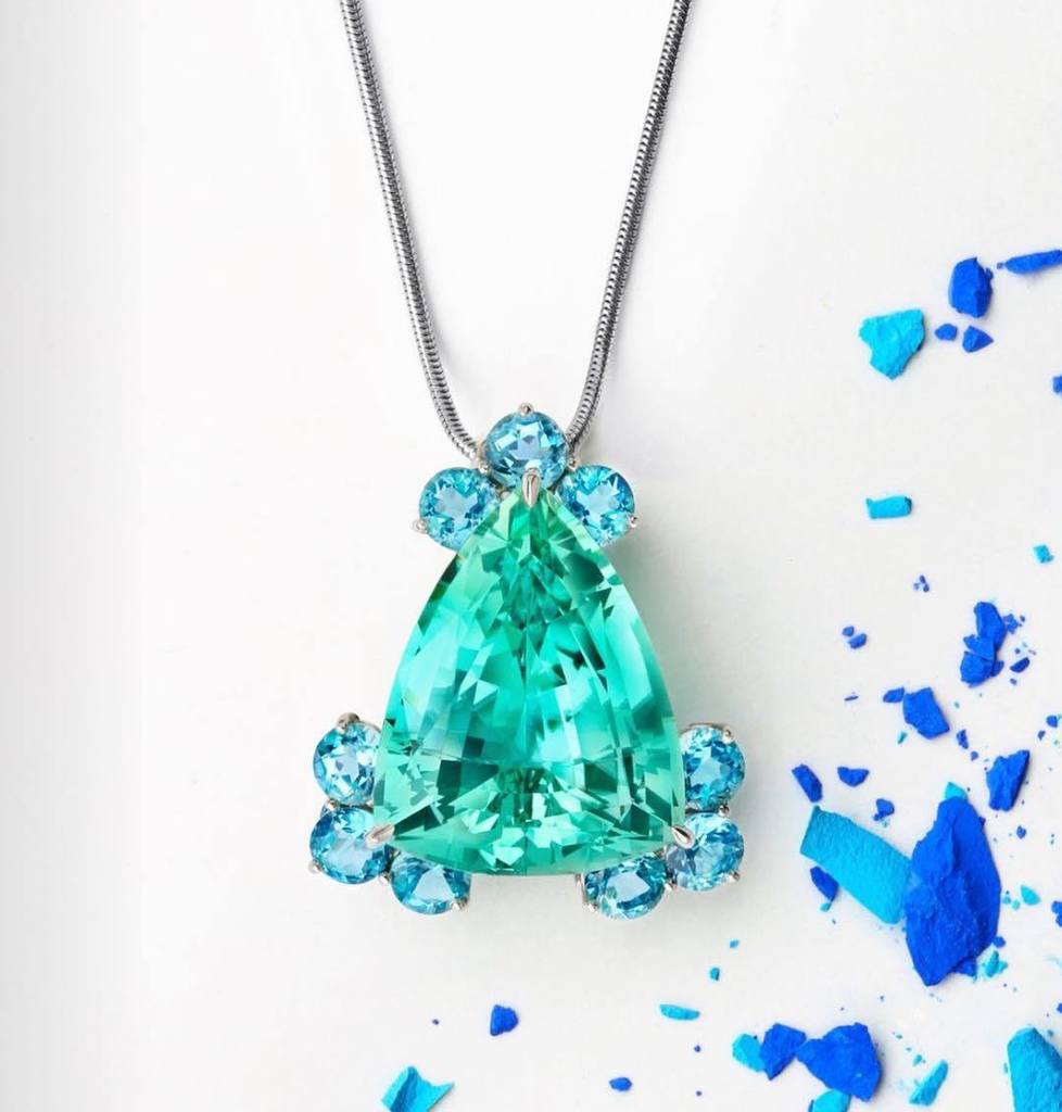 Stunning two-tone aquamarine pendant showcases a 27.58 c faceted green aquamarine with blue aquamarine accent ston… ift.tt/2woVpQ8