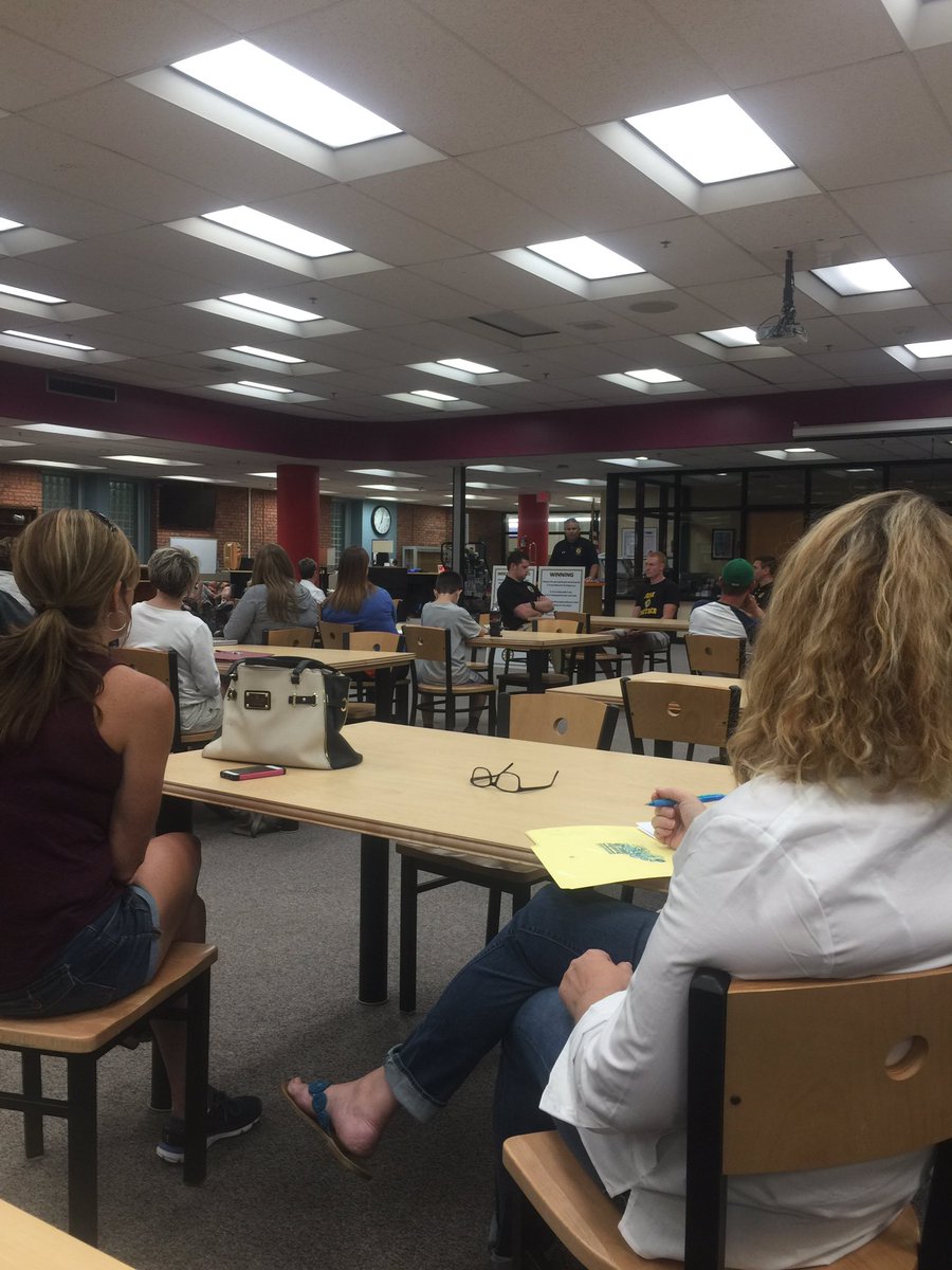 OakvilleVHockey's tweet photo. Varsity Head Coach Tyler Sollberger talking to the players and parents at the general meeting. The season is underway #waoh #finalfourrepeat https://t.co/I9Xane6wPl