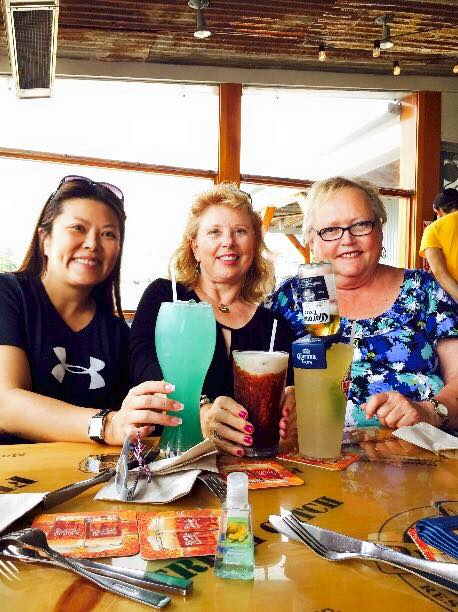 Lillianna277's tweet photo. @Juells21 @jenniferbeals @dgohar Remember the fun we had together in LA..with Jenn @JenLPhotography &amp; I in Grand Canyon with @ny2az81 Maryann #JBFans are the best friends. https://t.co/2NBAL8XDgz