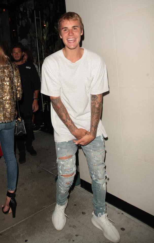 Projeto1994_JB's tweet photo. EU ME APAIXONO CADA VEZ MAIS POR ESSE SORRISO ELE É MARAVILHOSO /Thaly 

#MTVHottest Justin Bieber https://t.co/1epieW8QlW
