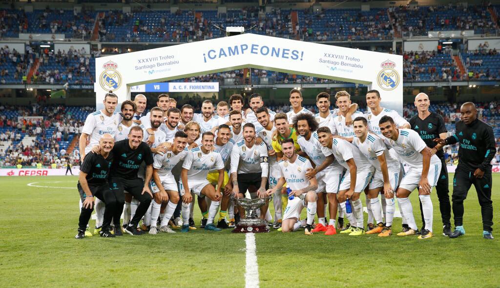 AchrafHakimi's tweet photo. Contento por mi debut en el Santiago Bernabéu y por la victoria del equipo. 🏆⚽️ https://t.co/7yY46JzkEW