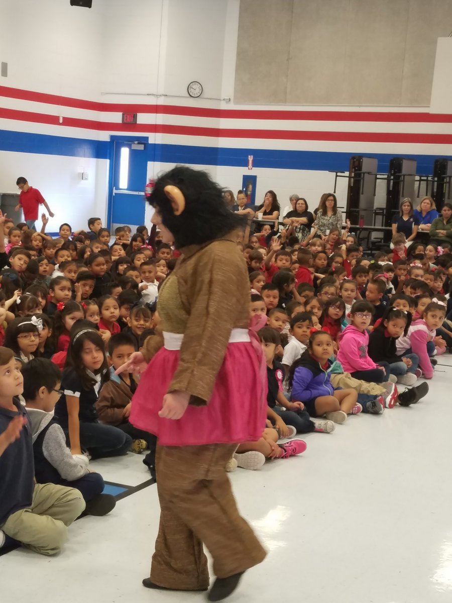 SMorales_Res's tweet photo. #TackyBox, We are officially on the campaign for kindness. Mustangs will be making the right choice. #TeamSISD #HDHilleyProud https://t.co/6qRop2m147