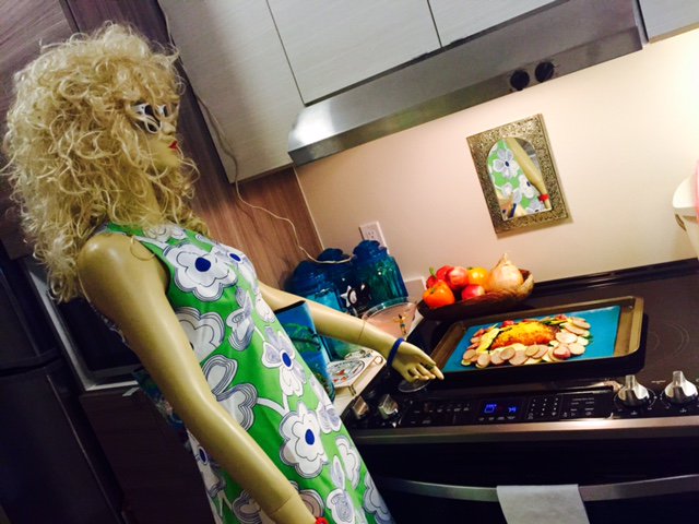 FairyInKitchen's tweet image. Jezzebelle helped make Fairy Salmon on a Cedar Plank facebook.com/TherezaFairyIn…