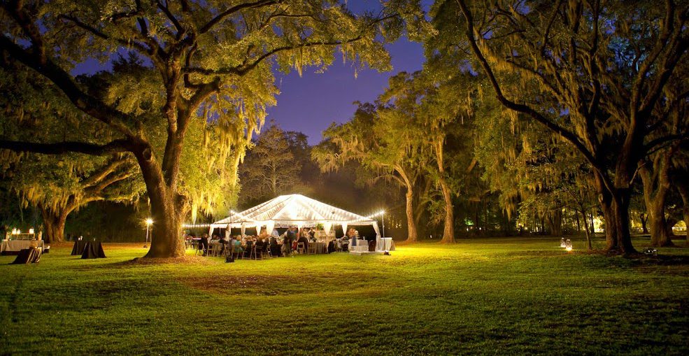 Event_Butler's tweet image. Der neue #MICE und Veranstaltungsplaner 2017/18 ist da! Für jede #Feier die passende #Location. Zum Special: eventbutler.ch/blog/eventloca…