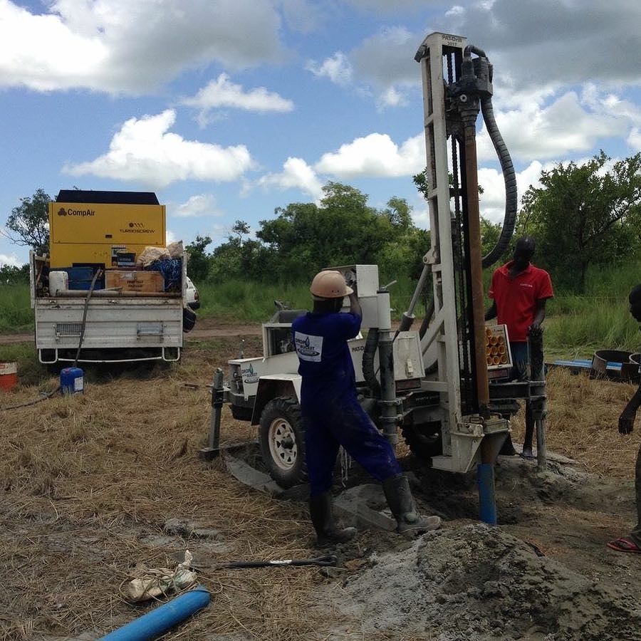 DropInTheBucket's tweet image. Drilling a new well in Attiak, Uganda. #water #waterforall #dropinthebucket #waterislife #uganda #nofilter #nofilter #nonprofit #drilling #…