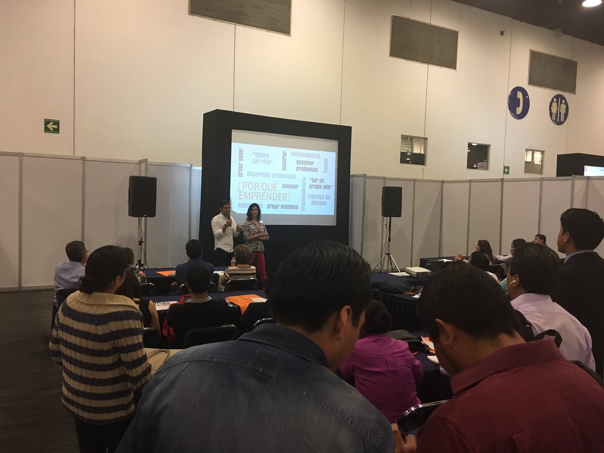 MentaliaMx's tweet photo. Hoy estuvimos impartiendo un taller para emprendedores en la @Expopymescdmx ¡Gracias por la invitación @SedecoCDMX ! https://t.co/SLnPBd5WGw