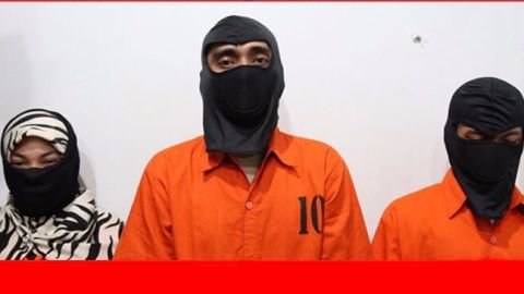 jokoanwar's tweet photo. Astaga, geng. Grup Saracen, sindikat penyebar hoax professional punya 800 ribu akun penyebar kebencian! Gilaaa..! https://t.co/tkdgx2EhJr https://t.co/QVmFc6fVju