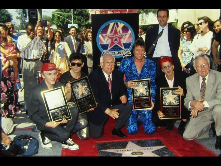 Un 23 de agosto de 1993 Duran Duran recibe su estrella en el célebre Hollywood Walk of Fame. Ese mismo año publicaron su The wedding album.