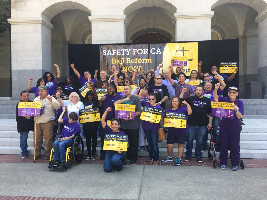cherylbrown510's tweet photo. SEIU 521 team in Sacramento today. #YesonSB10 #bailreform #nodebtorsprison #its2017 https://t.co/5Qvr7nr4wu