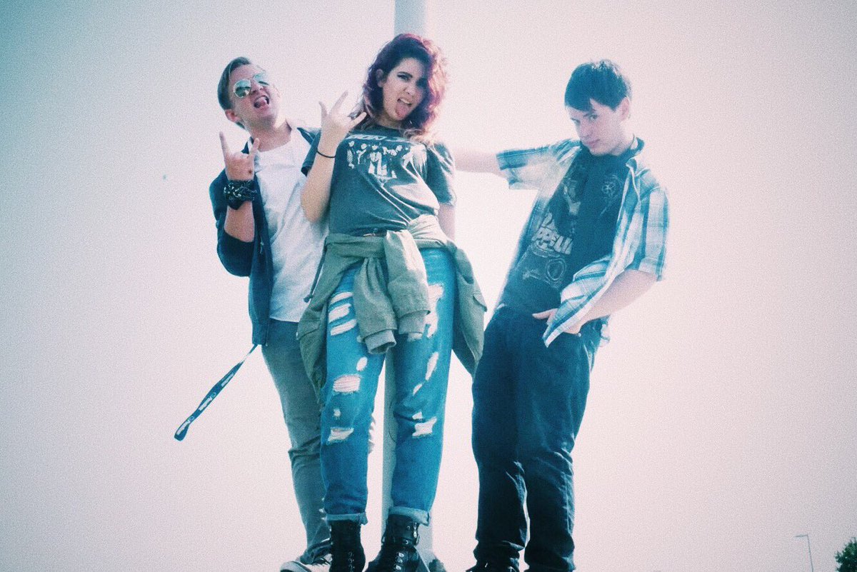 The Disapprøved tweet media