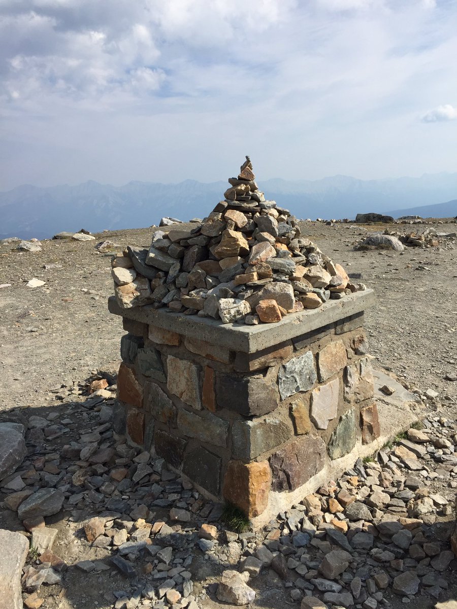 steaknshiraz's tweet photo. #jasperNP #Whistler'sSummit #tnme #blessed #redchairs #theviewthough https://t.co/qsAoc82MZY