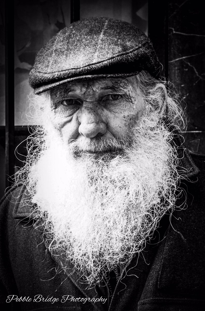 PebbleBridgePh's tweet photo. Hippies need love too! #PhotoOfTheDay #streetphographer #blackandwhitephoto #PeopleMatter #homelessness #eyes #PhotographyIsArt #faces https://t.co/F4rayZFZiA