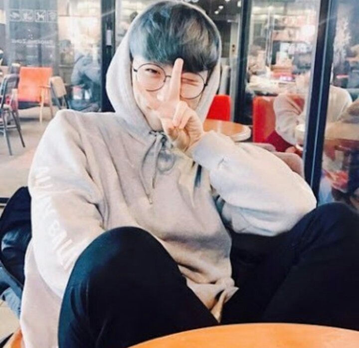 mo__on19's tweet photo. 池麺ですとか言ってみたいペンボーイっす 仲良くなったら通話とかしてみたい 拡散文難しいんであとは繋がってから知っていって もちろん中身も男
#RTしたbotとペンを迎えにいく https://t.co/bbI6VG7b0a