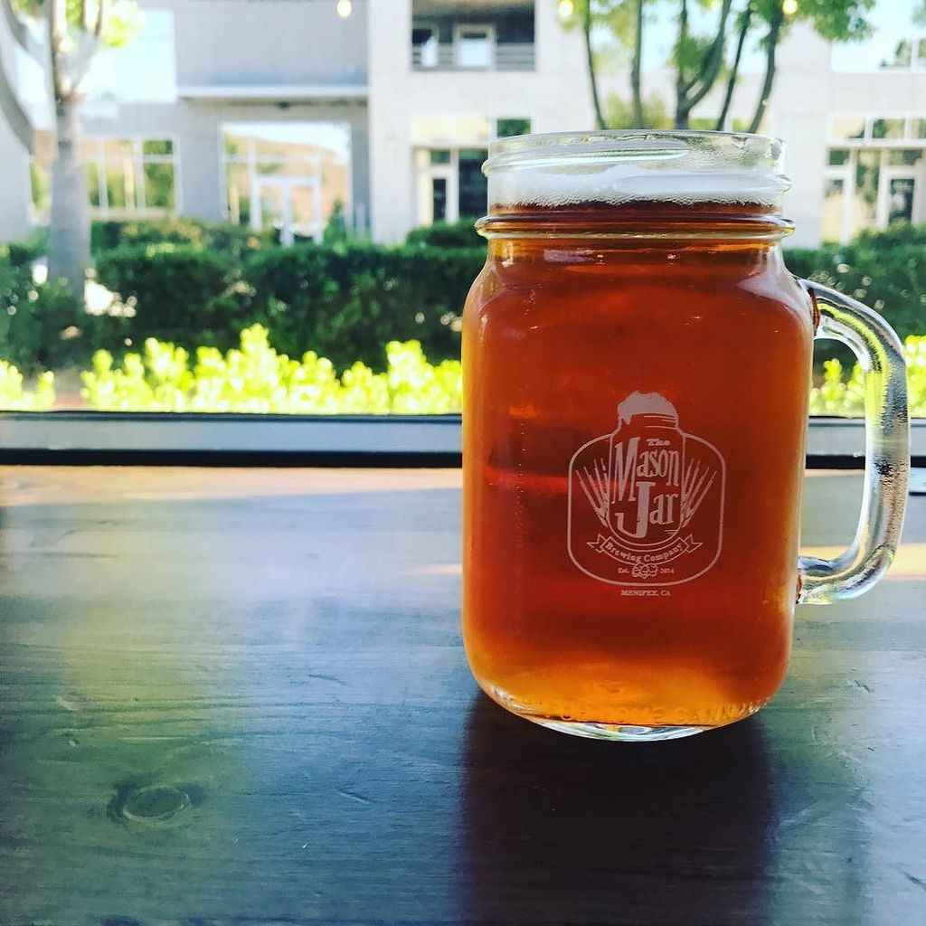 Coco loco - coconut lime pale ale - the go to beer when visiting my friends @themasonjarbrewingco they have such a… ift.tt/2wGra76