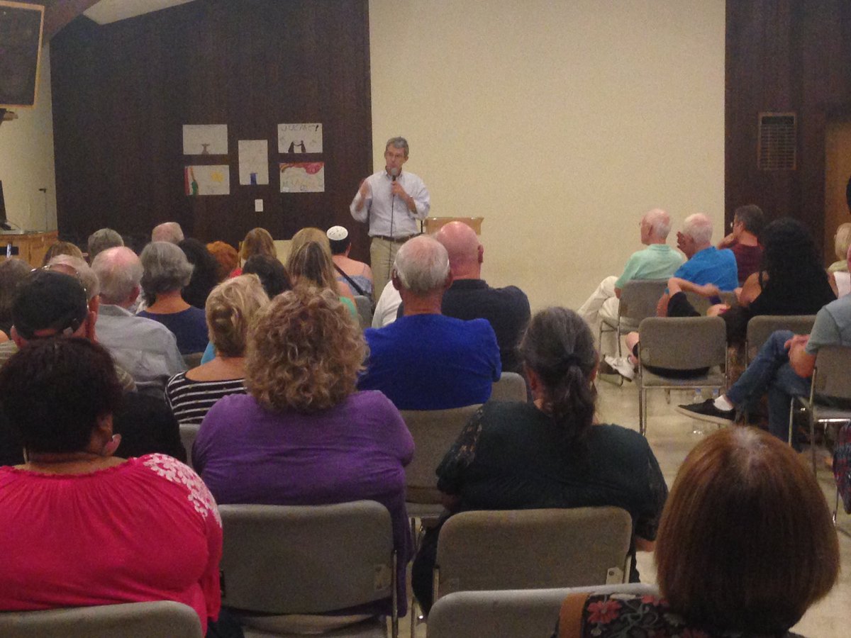 DerekForPoint's tweet photo. Great to see so many energized @MonmouthDems tonight @UUCMC to meet candidates. https://t.co/EOLhd7iHHt