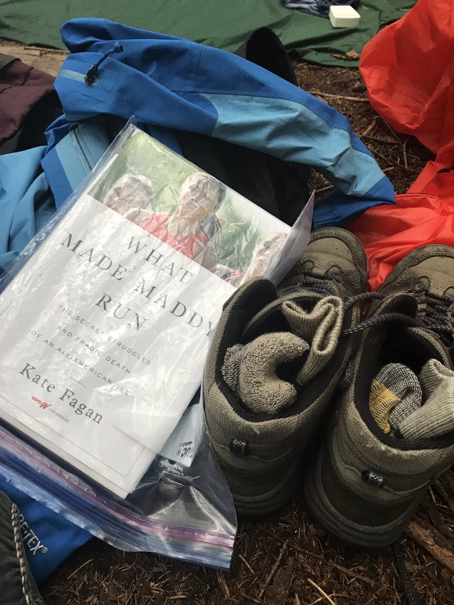 PBandKae's tweet image. Must read: A heavy book that I couldn’t put down-Figuratively+literally. backpacked with it for 3 days @katefagan3 sixw2s.wordpress.com/2017/08/24/rea…