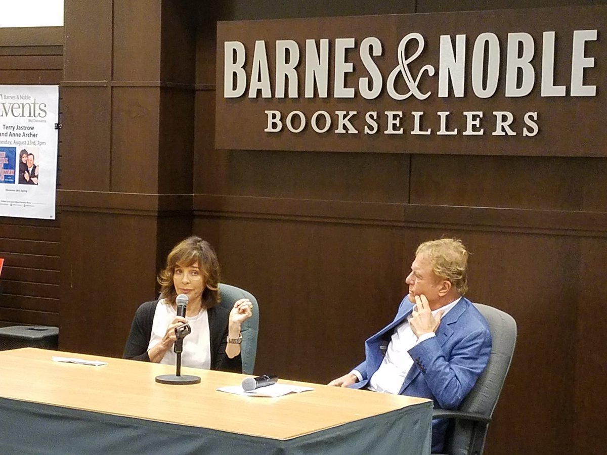 Barnes Noble Events The Grove On Twitter Happening Now Terry