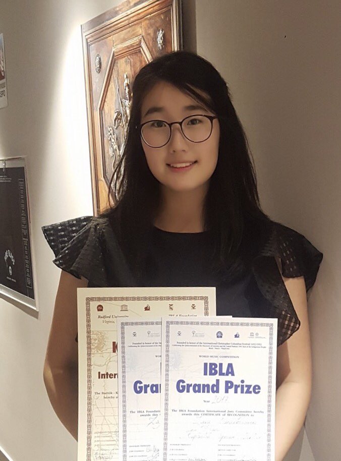 Хүч чадлыг оюун ухааны хамт хүндлэн үнэлцгээе. Охин маань Италийн олон улсын төгөлдөр хуурчдын уралдаанд 2- р байр эзэллээ.