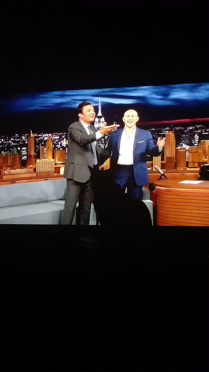 jamiwillard's tweet photo. So after a deep meditation...I open my eyes to my cat watching in wonder...#yesIDVR #yesimlate #fallonheadspace #JimmyFallon https://t.co/IPWWxMPJcD