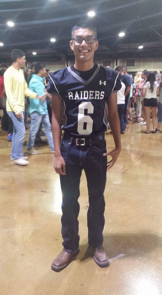 Brandon23_lee's tweet photo. Freshmen -Senior year  At MEET THE RAIDERS https://t.co/kazg0hATGH