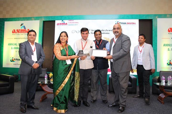 SaloniSinha29's tweet photo. #ASMAConvention2017
Awards galore for @BIMTECHNoida @mkpandey67
#linkedinconnect #socialmediacampaign https://t.co/jN277UJOIk