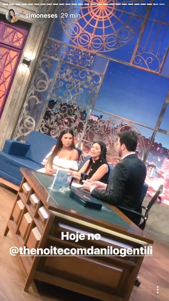 ReCastaldelli2's tweet photo. #SimoneeSimariaNoTheNoite  vai começar já Já...vai ser estourooo! @SimoneeSimaria @Simone_SeS @SimariaMendes @fcdoenteporSeS @_patyxavier https://t.co/a3EaRfJHRA
