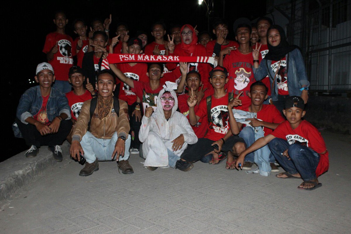 RedGank_Bonsel's tweet photo. Tunggu aksi aksi kami selanjutnya😇utara tetap redgank.redgank tetap utara!redgank tetap redgank.

Pict:@Syahrul_RG 

#Redgankpsm #bonsel https://t.co/HM7AZF4N5N