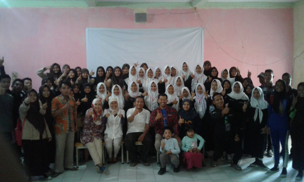 amir_dinillah's tweet photo. foto bareng krew iqro
#nobarpart2 https://t.co/mCBJM9p96C