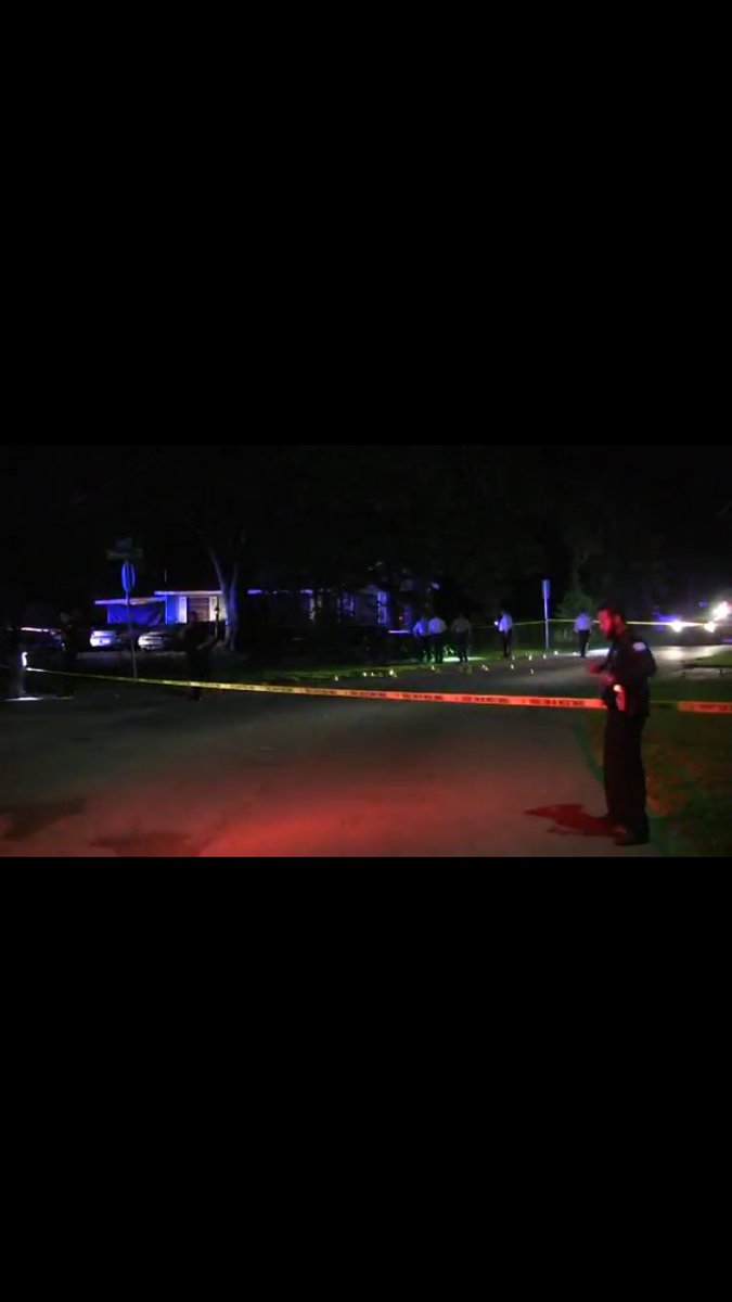 Yog_Dee's tweet photo. The night they hit my nanny house up with over 50 round with 5 kids in the house Ain't no love in my city 🖕🏾#RIPUNCLEBOSS https://t.co/AgmRFDNNIj
