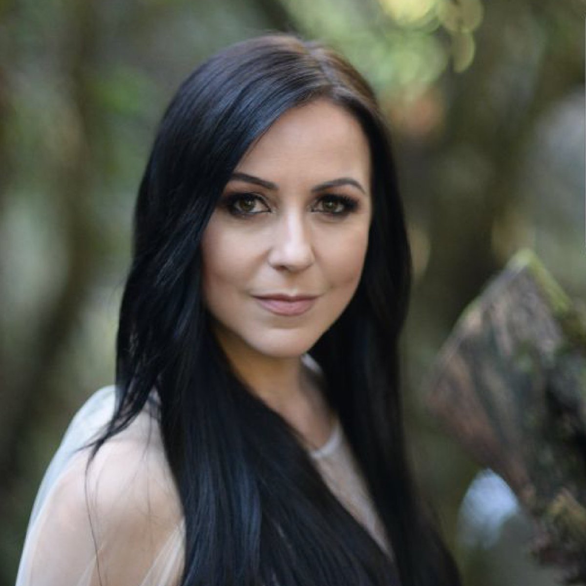 AfrIsGroot's tweet image. @MoniqueSteynSA het die week 'n video vir haar nuwe lied, Die Boom, wat einde Augustus loods, geskiet. Kyk die steel-fotos. #Mosaïek