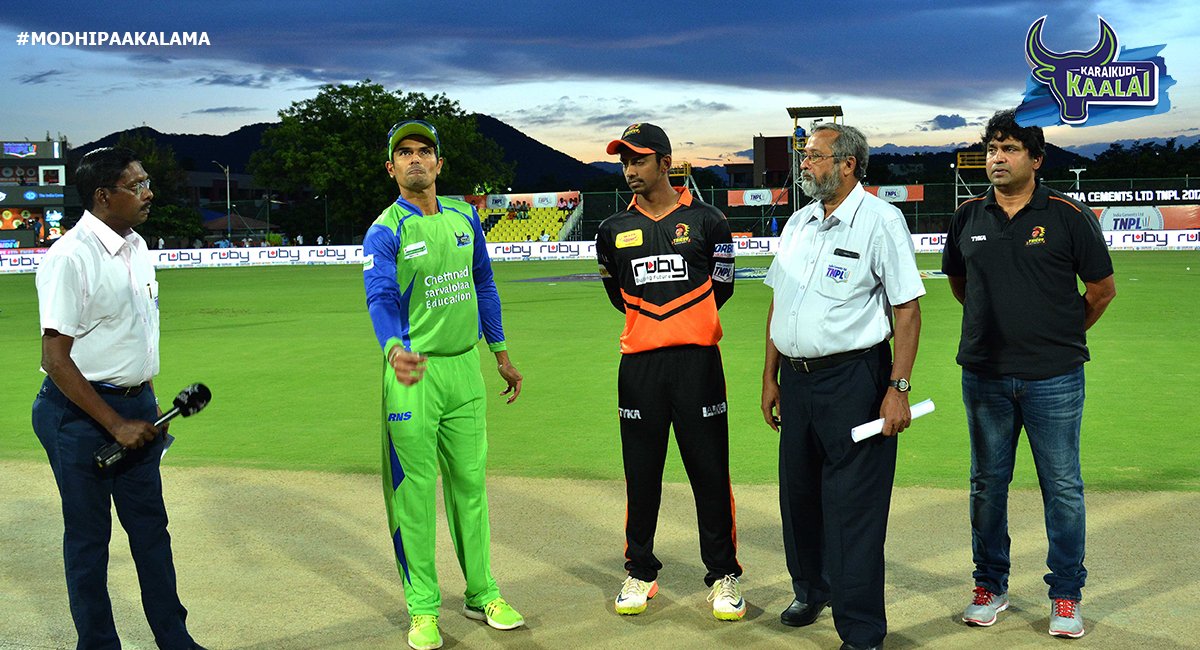 TeamTiruppur's tweet photo. The two captains, @s_badrinath and #BIndrajith, at the coin toss in Natham on Friday.

#TNPL2017 #KaraikudiKaalai #modhipaakalama #KKvRTW https://t.co/SbBfWC3dUI
