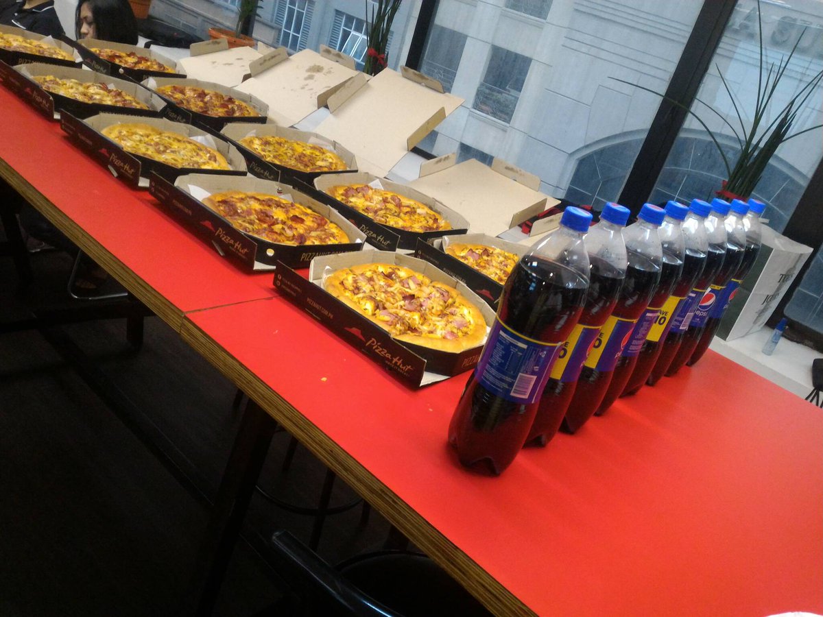 DEVCONPH's tweet image. Snacks are served! #ReactJSCodeCamp #DevConPH