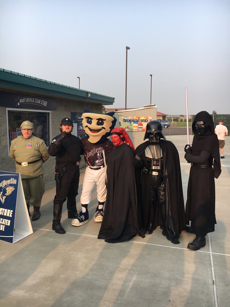 TC_DustDevils's tweet photo. We welcomed the @allianceTGA to Gesa Stadium tonight for Star Wars Night! #tcdustdevils #maytheforcebewithyou #darthvader https://t.co/Hj2snXmClW