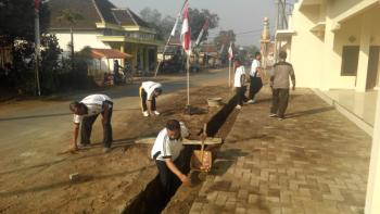 resmlgofficial's tweet photo. Anggota Polsek Gondanglegi Kurve di rukan BKPM https://t.co/xXX81DcNbE https://t.co/la1tfyNlgw
