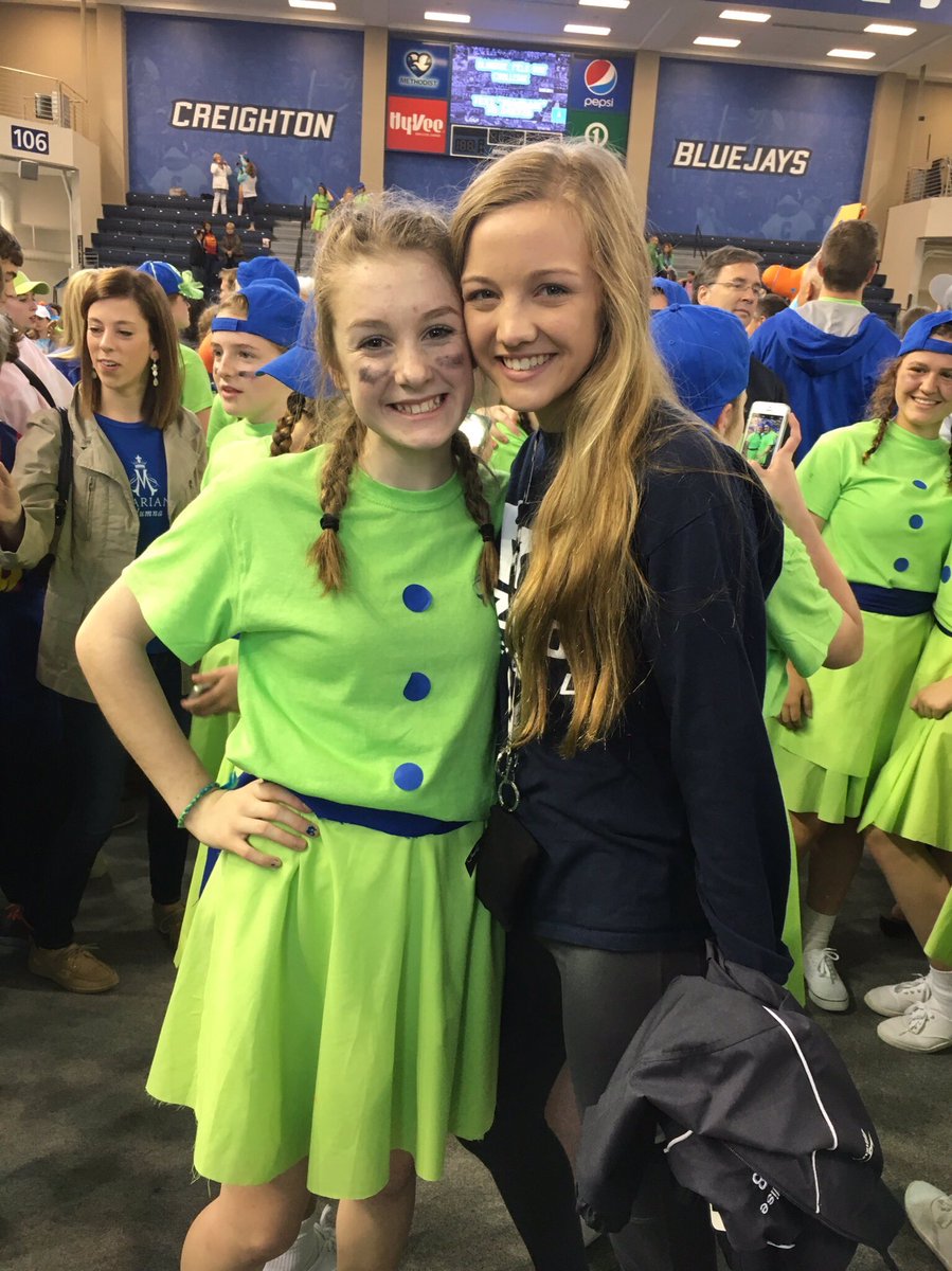 elisevolk16's tweet photo. happy birthday em!! love you endlessly 😽❤️ miss playing with you sweet girl (and all the clothes of mine you still have😏) #13silver https://t.co/frSBugPdJp