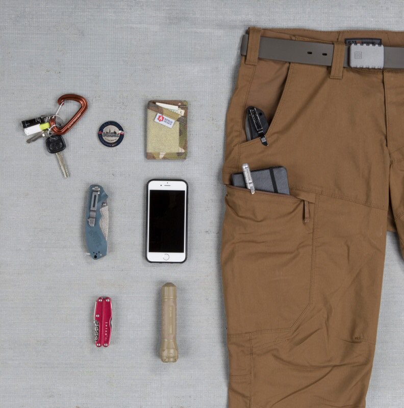 E P I Shop Twitterren こんにちは 商品紹介です パンツ Apex Pants 大きなカーゴポケット ジッパー付き ウエストの内側と裾にある鍵隠しポケットが特徴 テフロン仕上げ ベルトループ7個 破れやすい箇所は補強 価格 １１ ３００円 税込 Oo