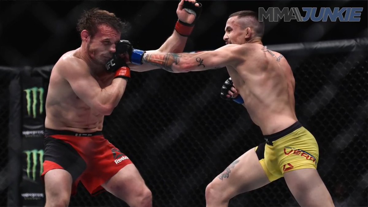 chitoveraUFC's tweet photo. Nunca te olvides de donde vienes y que haz hecho para estar donde estás hoy, trabajo duro y dedicación puede vencer todo 💯👊🏻 #SISePuede https://t.co/JvlfD7pXLP