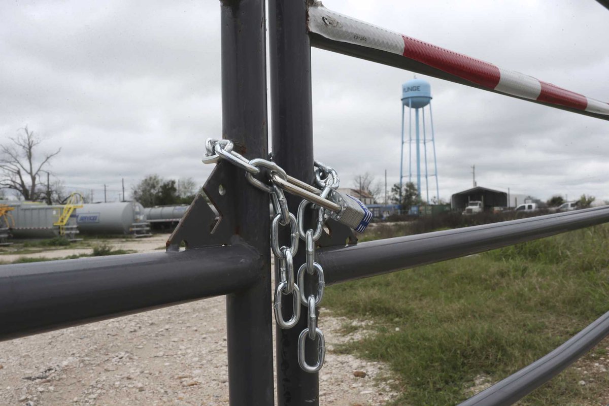 Oil bankruptcies slow dramatically this year crwd.fr/2fAcRuq